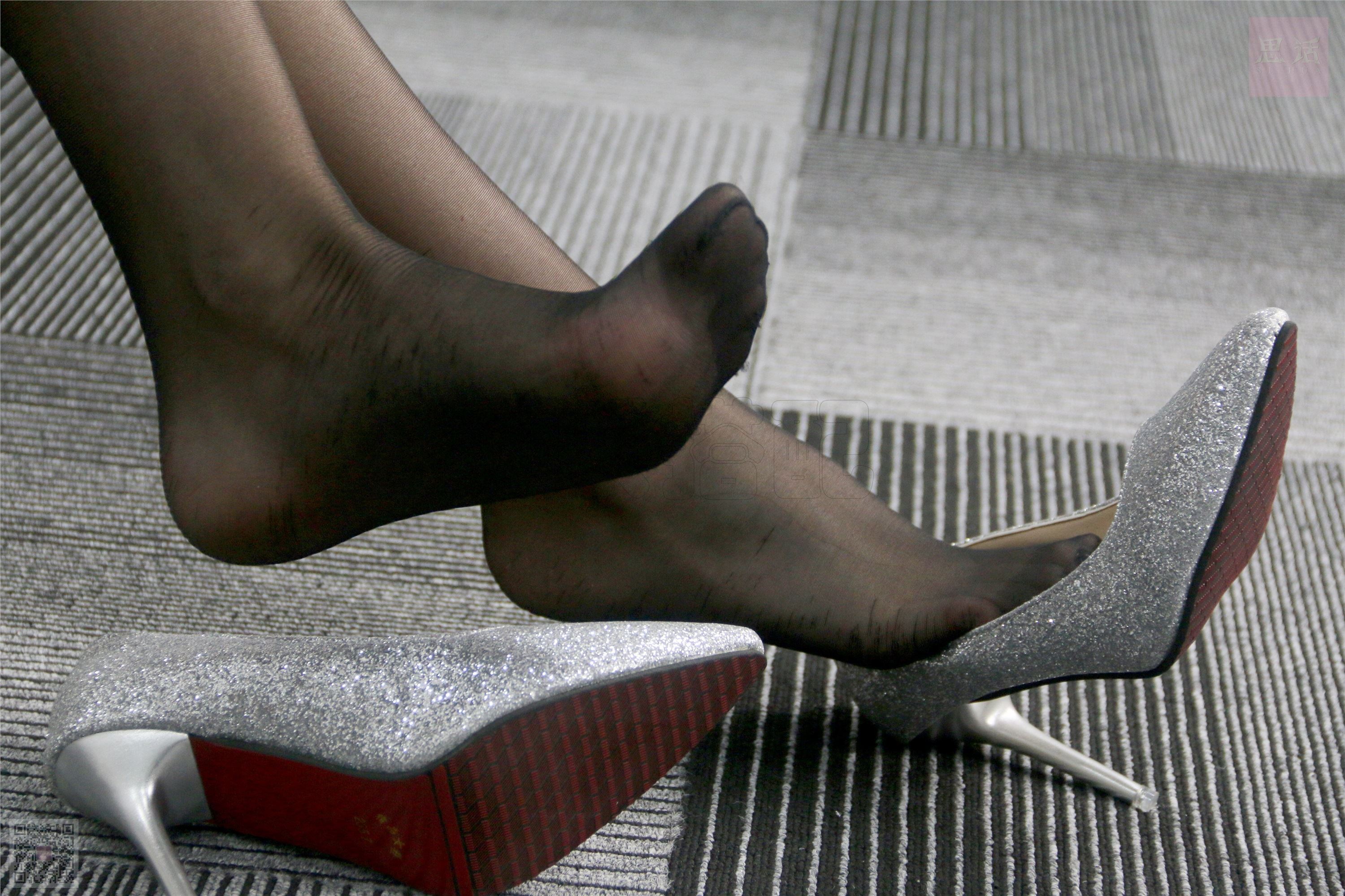 SiHua思话  SH025 kiki 涂指甲油的红裙少女